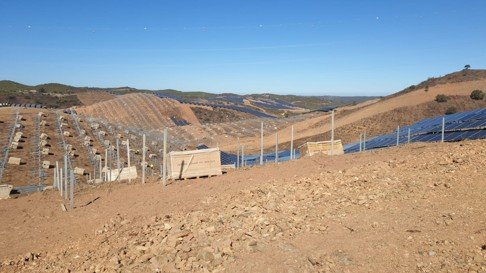 Baustelle eines Solarparks in Portugal